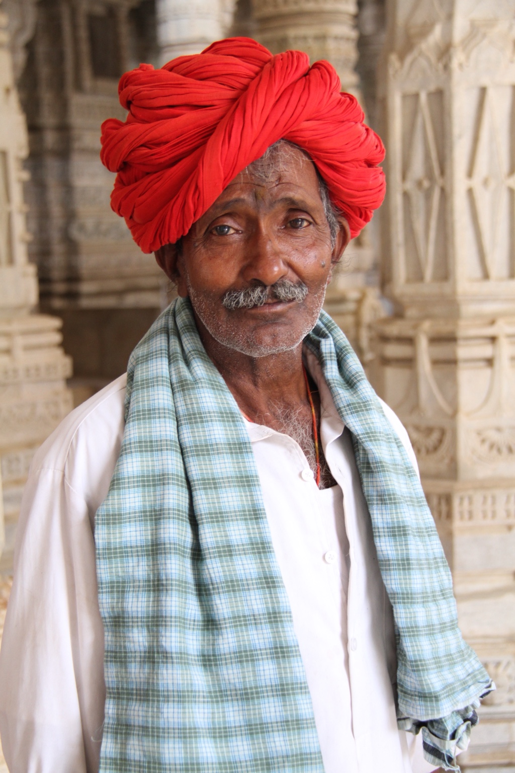 Retrato de un hombre con turbante rojo